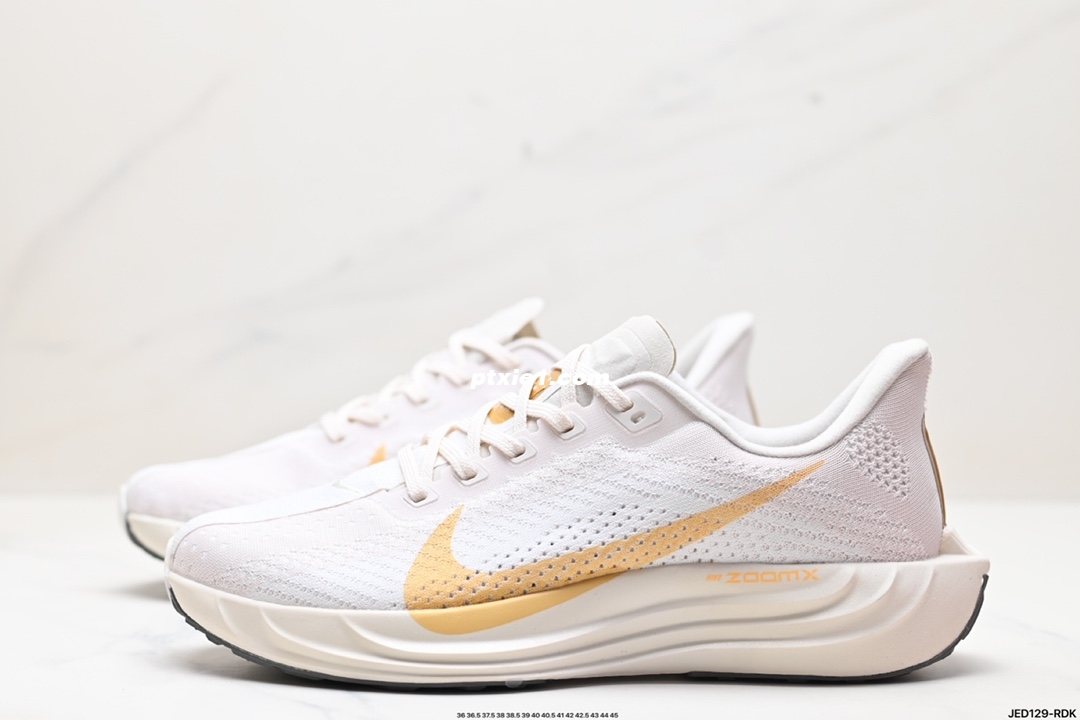 公司级✅Nike Zoom Pegasus Turbo 35代涡轮增压马拉松慢跑鞋  耐克首度结合全掌 ZoomX 加上全长 React 的跑鞋 ZoomX 泡绵主要提供能量回馈与落地时的缓衝 货号:FQ7261-800 尺码:36 36.5 37.5 38 38.5 39 40 40.5 41 42 42.5 43 44 45 ID:JED129-RDK