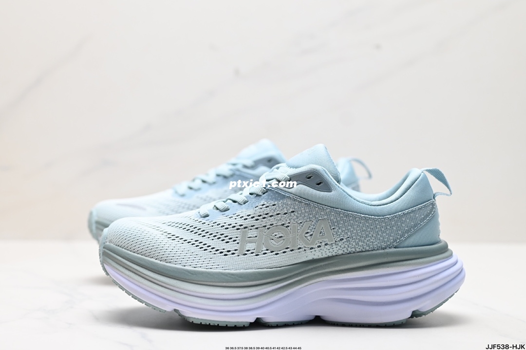 真标✅小红书推荐HOKA W BONDI 8全新配色 这个品牌来自于新西兰的毛利语，HOKA表示大地，ONE ONE表示飞越，连起来就是飞越地平线，ONE ONE不是读作“万万”，正确读法是“欧尼欧尼”。 HOKA在超厚中底方面的积累，让它跑在了其他厂商的前面，推出的跑鞋以缓震和轻量的优势，得到,众多跑者的青睐 货号:1123202 尺码:36 36.5 37.5 38 38.5 39 40 40.5 41 42 42.5 43 44 45 ID:JJF538-HJK