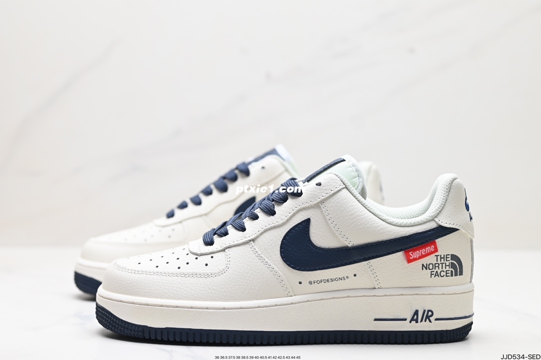 真标✅耐克Nike AIR FORCE 1‘07 空军一号低帮百搭休闲运动板鞋。柔软、弹性十足的缓震性能和出色的中底设计，横跨复古与现代的外型结合，造就出风靡全球三十多年的Force 1。 货号:SU2305 005 尺码:36 36.5 37.5 38 38.5 39 40 40.5 41 42 42.5 43 44 45 ID:JJD534-SED 