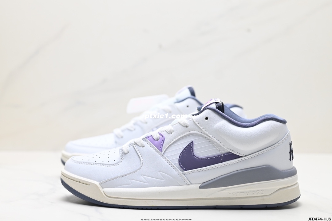 公司级✅Air Jordan Stadium 90 Stadium  Jordan Stadium 90充满了对TinkerHathield 原创设计的致敬，包括中足网状面板、前足外侧的鲨鱼齿轮廓、加垫鞋领和 Nike Air 鞋跟品牌。鞋子本身采用网眼、皮革和绒面革材料混合制成，散发出现代美感，并配备了该品牌全新的 Formula 23 足底缓震技术。AirJordan Stadium 90 鞋舌标签在鞋舌内侧印有“Flight”字样，完善了设计。 货号:HF5760-151 尺码:36 36.5 37