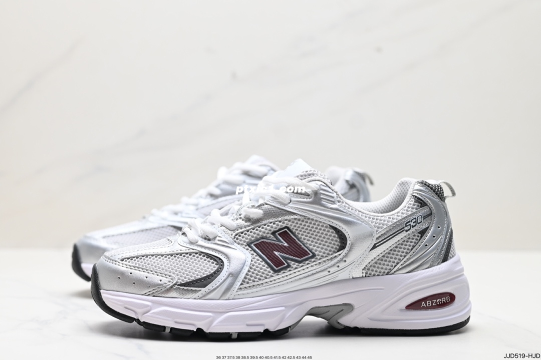 公司级✅新百伦 NB530 New Balance 530 复跑古鞋NB530这鞋双确实是NB家经复典古款式之一，以全科新技诠释，成打功造530鞋款。鞋面保在持530基本线条和片层构结的同时，采更用为简洁、流畅设的计语言   货号:MR530GS 尺码:36 37 37.5 38 38.5 39.5 40 40.5 41.5 42 42.5 43 44 45
