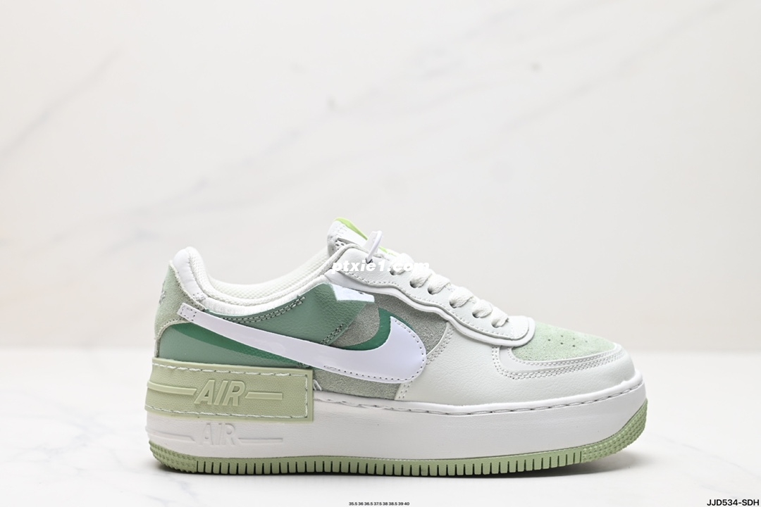 真标✅耐克NIKE WMNS Air Force 1 Shadow全新少女系解构主义设计 马卡龙空军一号轻量增高低帮百搭板鞋 为经典设计注入玩味元素 分层结构 加大中底及双重品牌标志 货号:CI0919-101 尺码:35.5 36 36.5 37.5 38 38.5 39 40