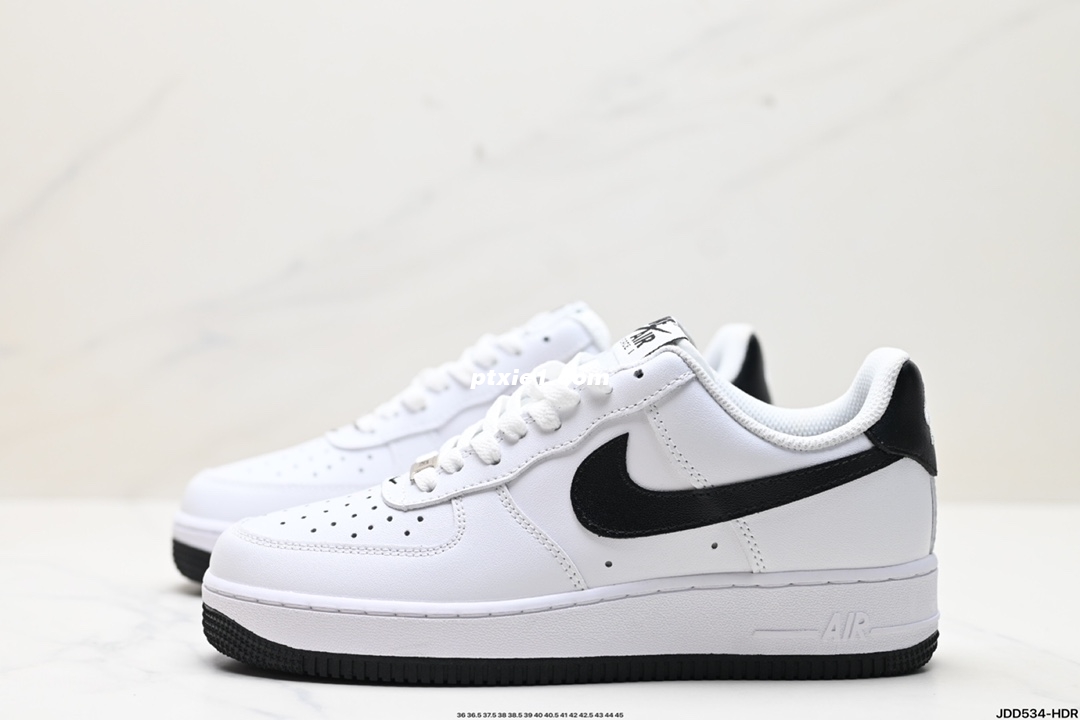 真标✅Nike Air Force 1 Low  空军一号低帮百搭休闲运动板鞋。柔软、弹性十足的缓震性能和出色的中底设计，横跨复古与现代的外型结合，造就出风靡全球三十多年的Force 1。 货号:FQ4296-101 尺码:36 36.5 37.5 38 38.5 39 40 40.5 41 42 42.5 43 44 45