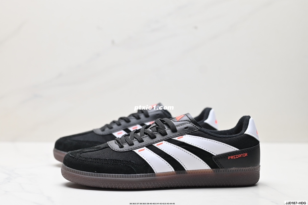 公司级✅阿迪达斯ADIDAS PREDATOR FREESTYLE 复古单品 展示了高质量的工艺 带有装饰的超锁缝制和无缝的手感 柔软、柔软的皮革造型和标志性的3条纹完成了精致的外观 正规合身鞋带 鞋面上有绒面鞋垫 橡胶鞋底  货号:IF1025 尺码:36 36.5 37 38 38.5 39 40 40.5 41 42 42.5 43 44 45 ID:JJD187-HDG
