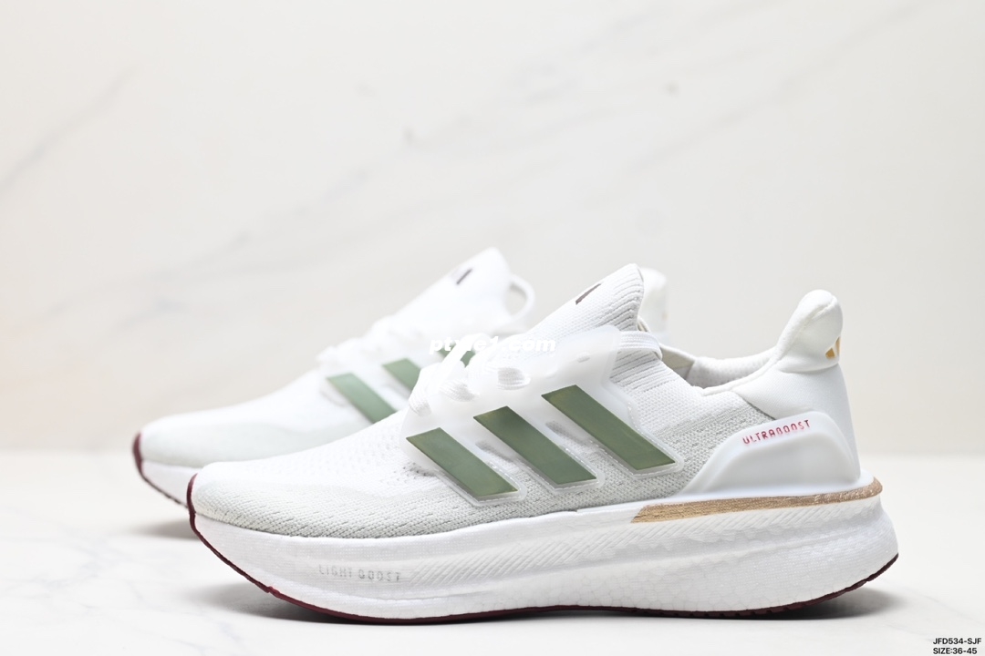 公司级✅阿迪达斯Adidas Ultraboost Light 耐磨缓震休闲运动跑鞋  采用网材搭配反光皮革鞋面 配上Stretchweb网格外底 提供非凡穿着体验 一体化编制鞋身被赋予了崭新的立体纹路细节 更具袜套感  货号:lD8881 尺码:36-45
