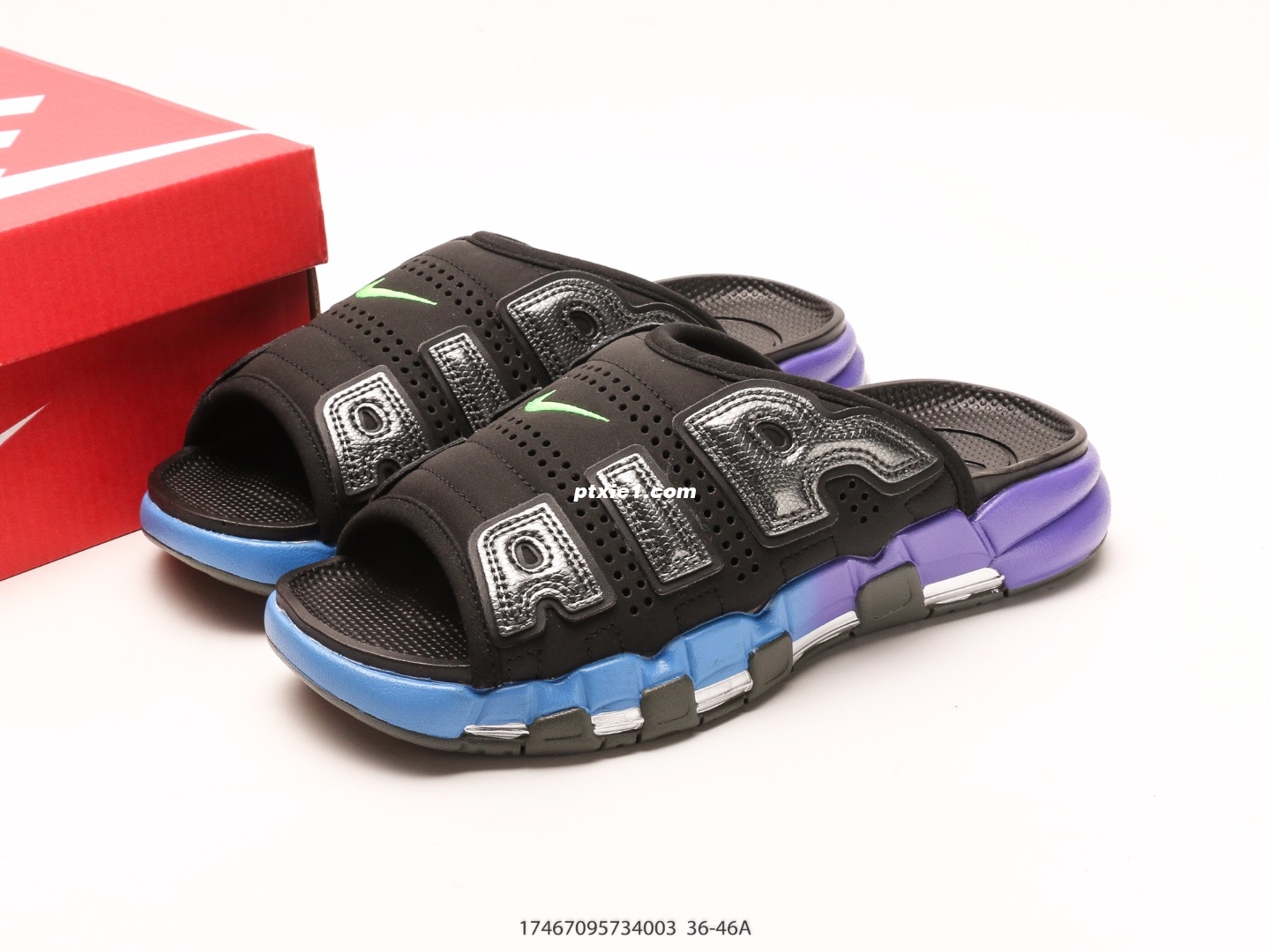 耐克 NIKE AIR MORE Uptempo Slide皮蓬拖鞋 休闲沙滩鞋 家居拖鞋 以流行于街头的涂鸦文化为设计灵感，整体的设计风格夸张而充满魅力，厚实而充满质感的皮质鞋面两侧印刻了一对巨大的字母“AIR”，独特炫酷的外观惊艳无比  码数：36 37 38 39 40 41 42 43 44 45