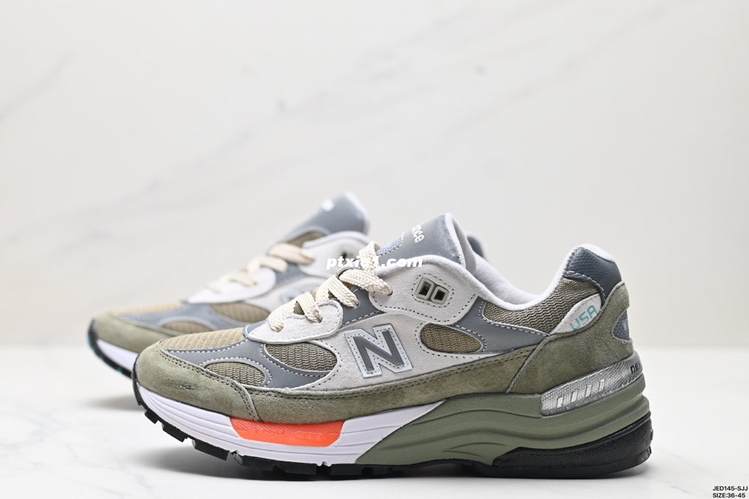 公司级✅新百伦Jound × New Balance 992 复古风格鞋面采用猪皮革与织物相结合，尼龙网布在拼接工序上极为繁复，彰显质感的同时带来舒适透气的体验；鞋身线条感更出众，加上复古简约的配色，能适合所有风格搭配；搭载ABZORB避震中底以及Ndurance耐磨大底，更让鞋子经久耐穿  官方货号:M992WT 尺码:36-45
